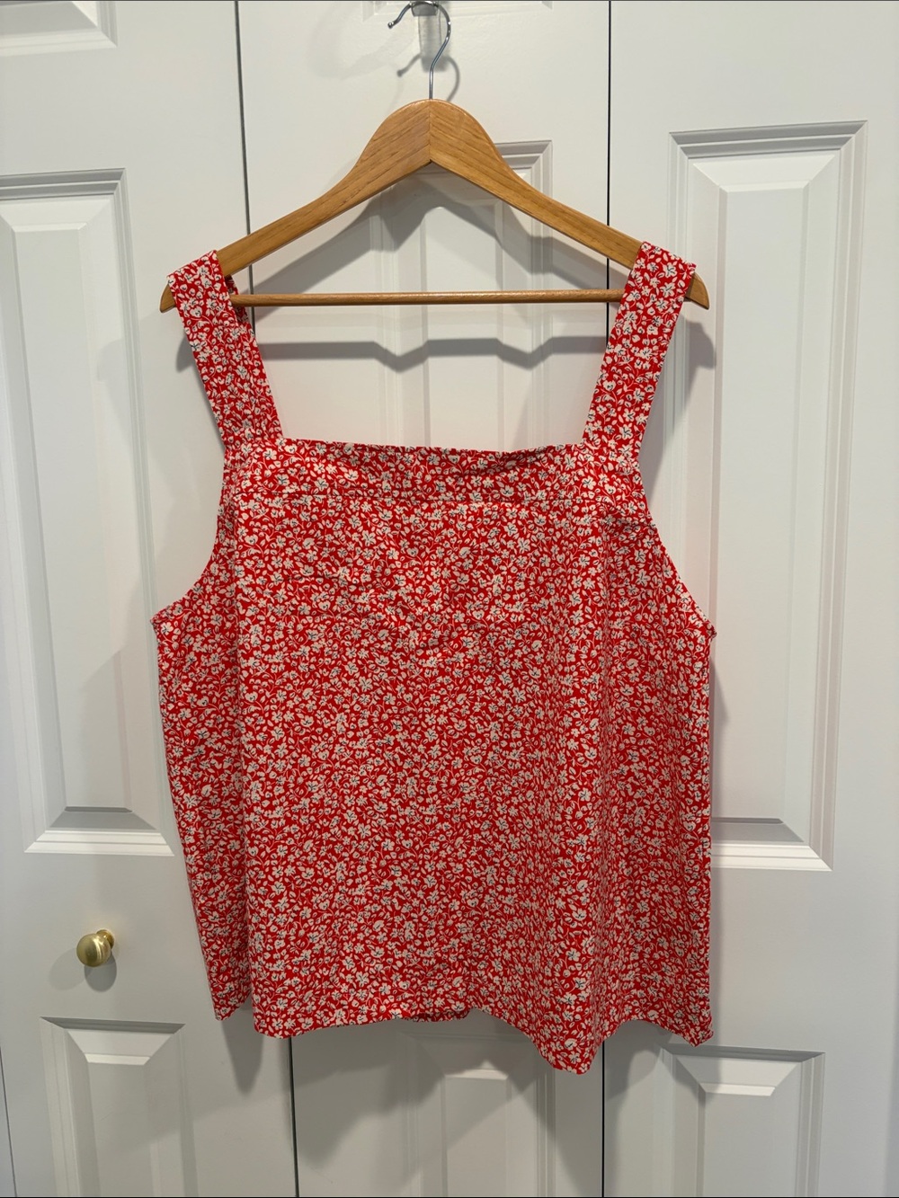 NWT! Torrid red floral beach tank top size 2